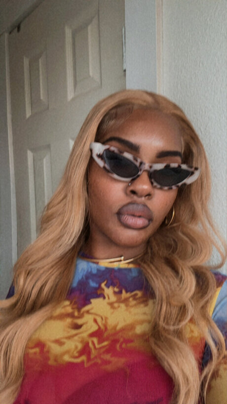 Clarity_ beautiful pornstar img