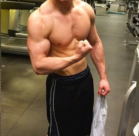 J2rFitness nice model photo