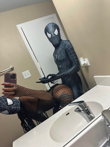 Wild Playpen_ model porn pic