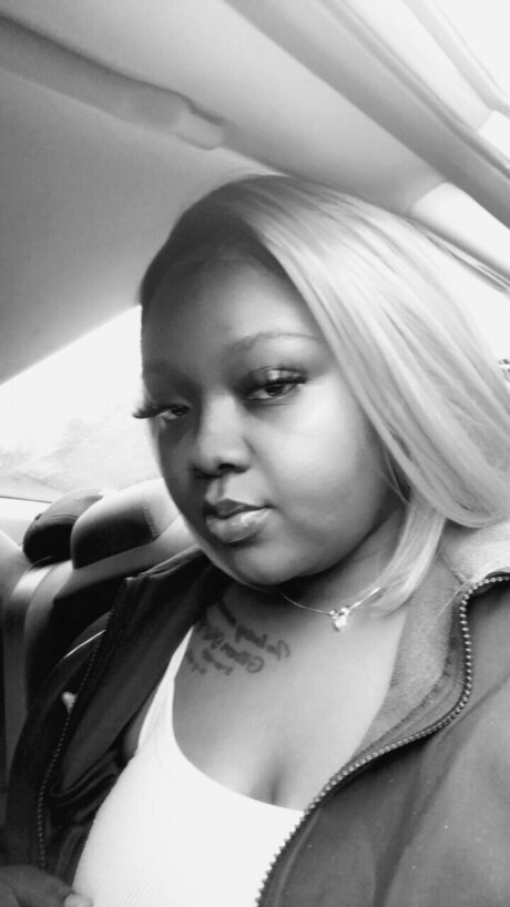 Big Booty_ star nude pic