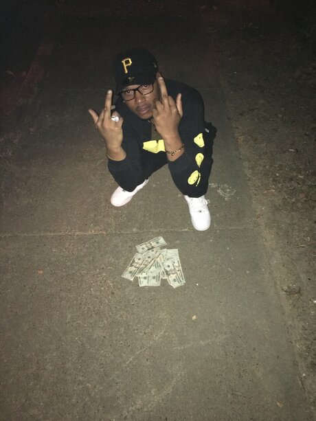 IGotDBiggestone adult model img