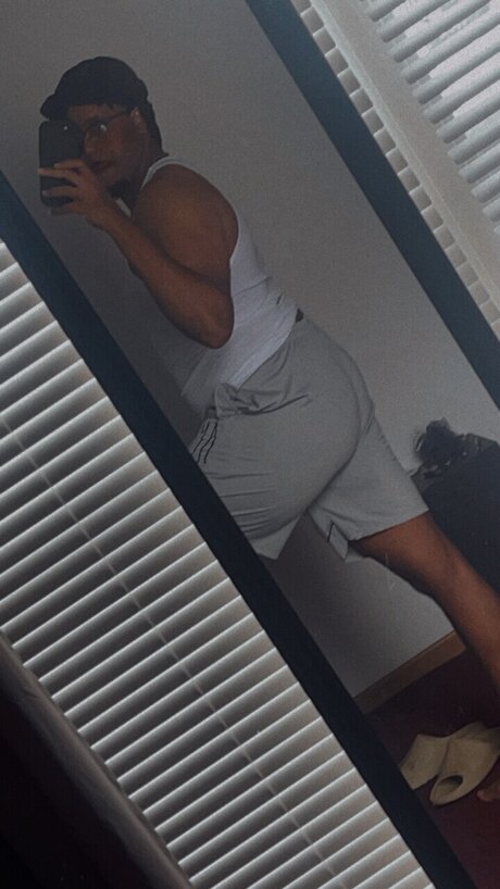 SiahGee star naked img