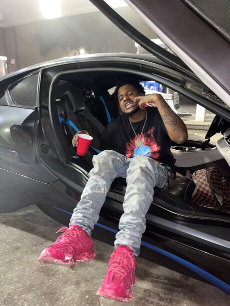 Gleesh Brady star sexy picture