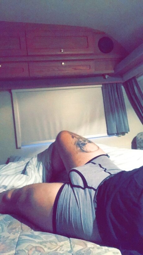 AverageJo model hot pics