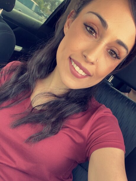 Destiney model sexy img