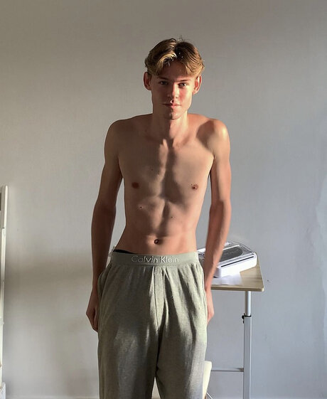 BurdettBoy erotic actress archive