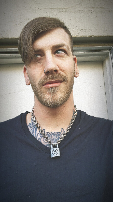 TrashHub top model galleries