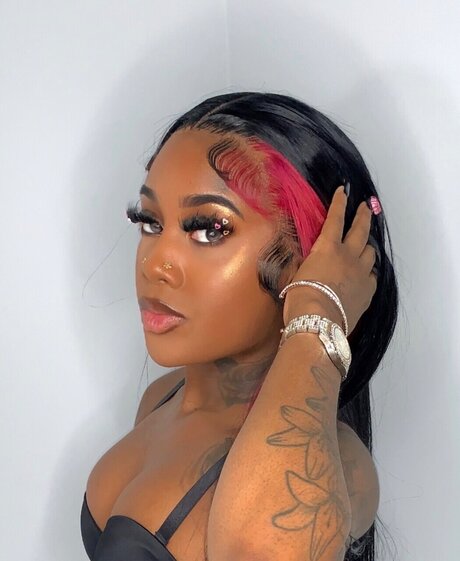 PRETTIESTPAMPERED_ model sex picture