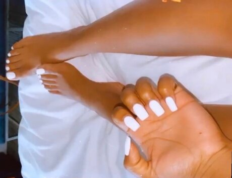 PRETTIESTPAMPERED_ naked actress pics