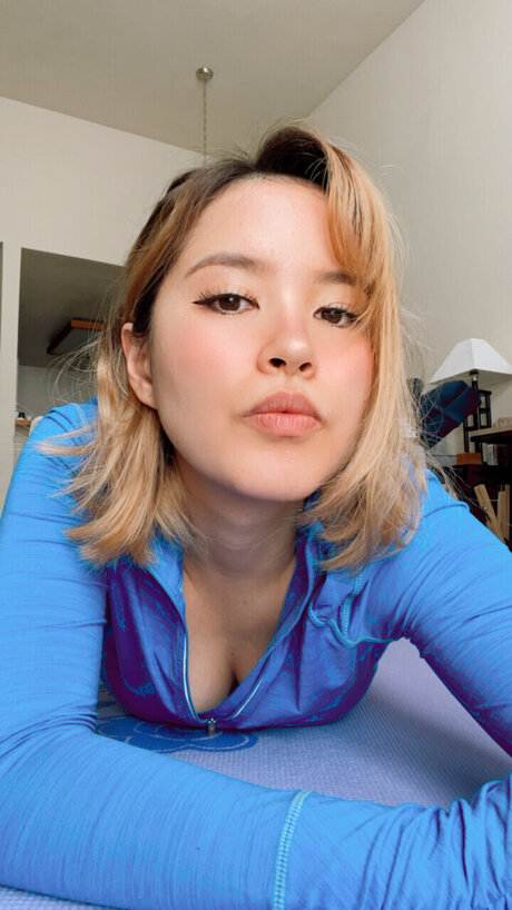 u19833300 hd actress pics