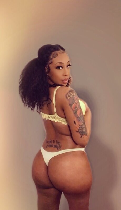 Only1ki_ beautiful model pics