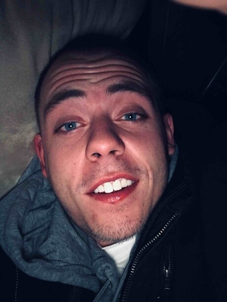 u22083922 pornographic actress images