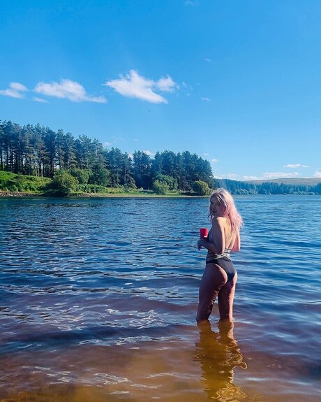 Lorni star nude pics