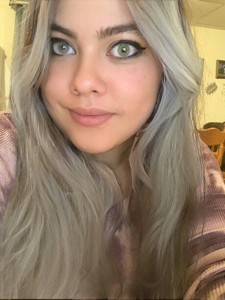 Toestoshow pornstar nude pic