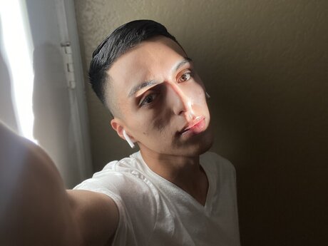 isaiasaven pretty actress photo