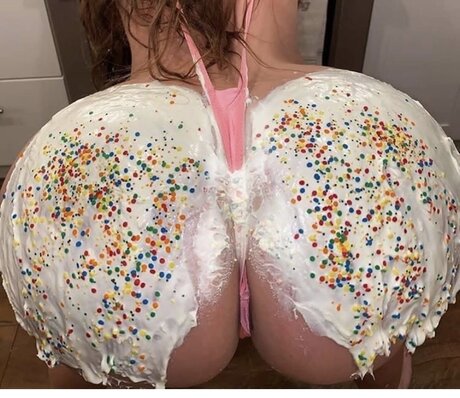 MaskedFeet model xxx img