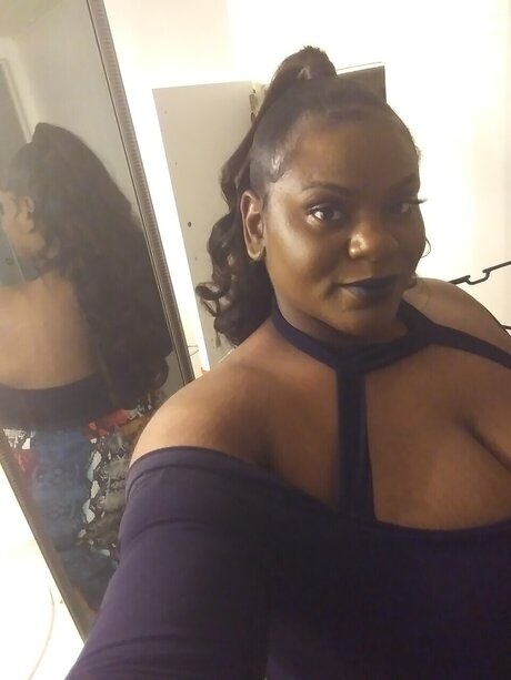 Cocoa Bunny pornographic star image