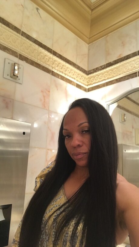 Kali Kapri hot pornstar pic