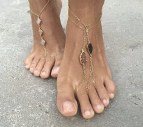 SeduKtive Feet_ sexy actress image