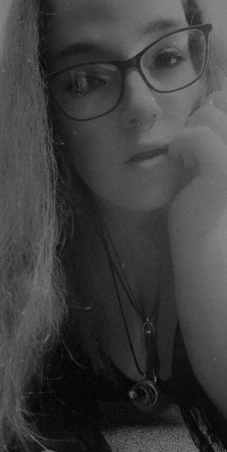 Misadventures25 naked model pic