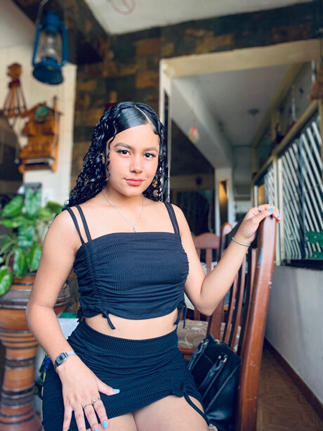 Marilow beautiful actress img