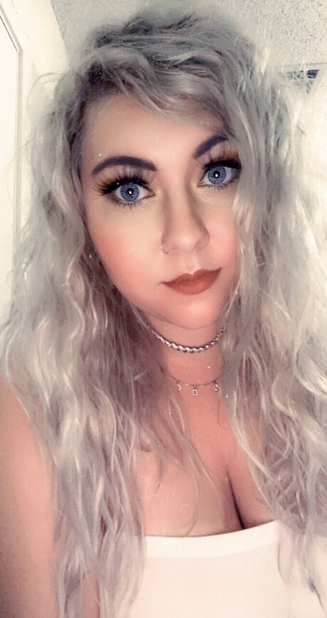 Lawless hot model gallery