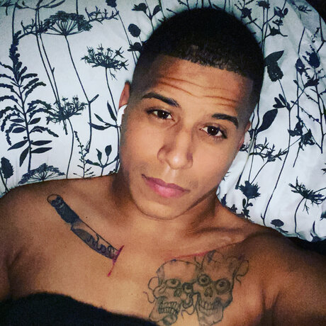 LightSkinDaddyy hot star image