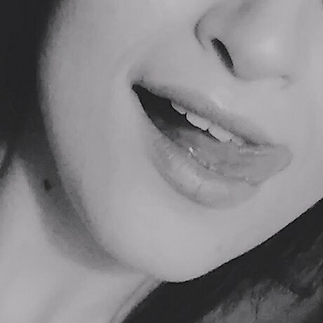 Good Night model top pictures