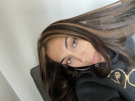 Nayra model nude pics