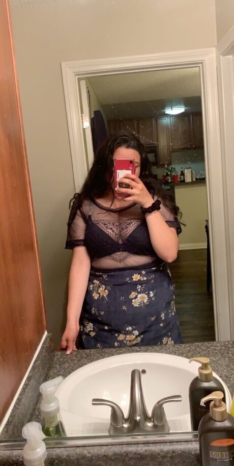 lesssss beautiful pornstar img