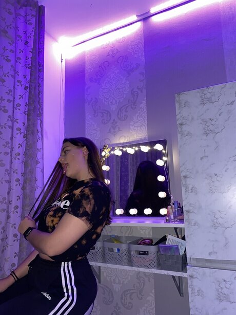 Zuza Lbzk nude actress pics