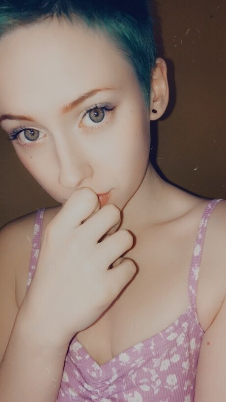 TheMagentaMushroom pornographic model photos