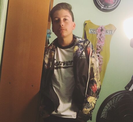 Nathan Tellez model top archive