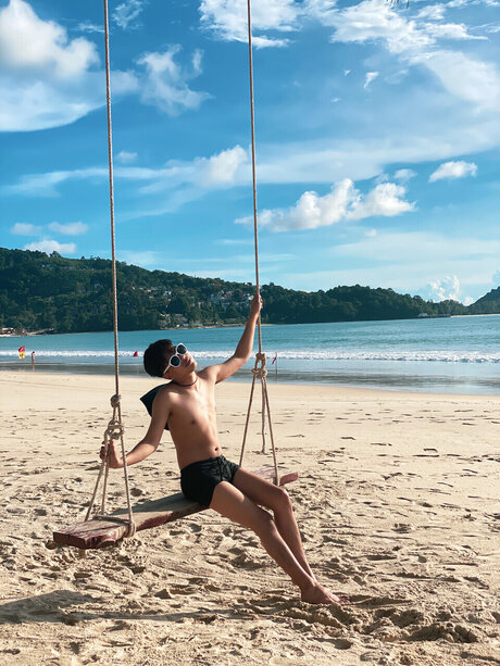 watch_ model top photo