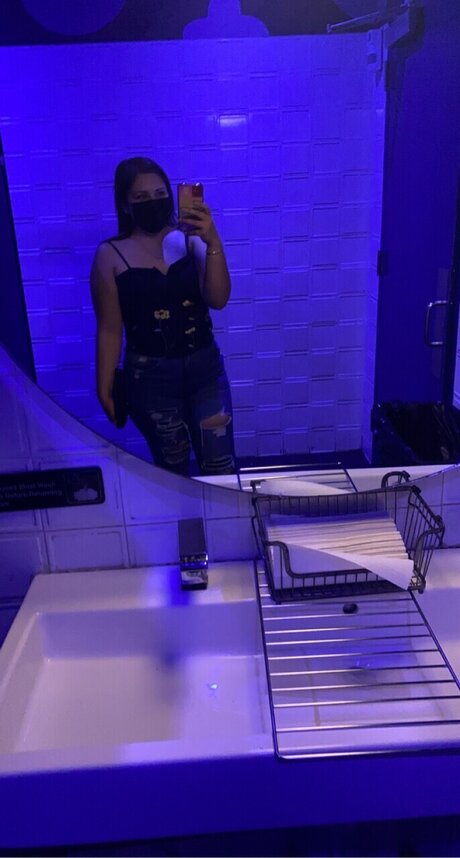 Guera model pornographic image