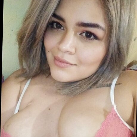 Yaritt nude model gallery