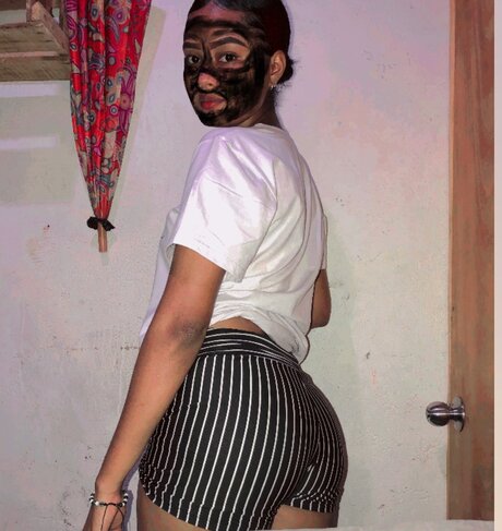 Patricia Ortega star erotic photo