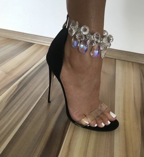 tiptoes star art image