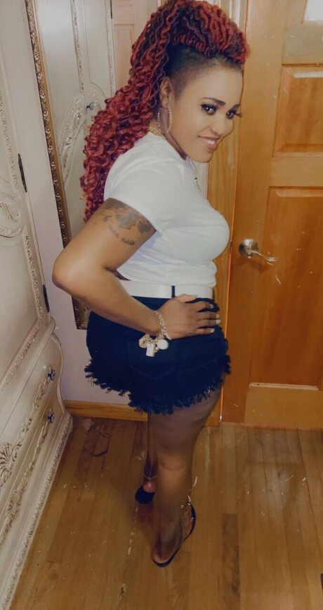 Juicy36 pornstar xxx img