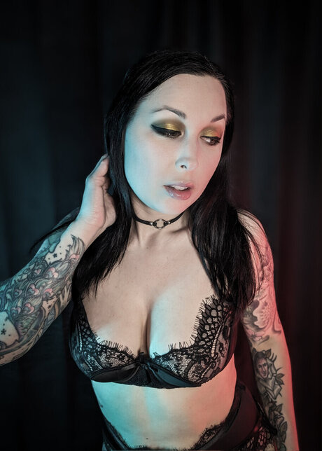 MaddyDeetz beautiful pornstar image