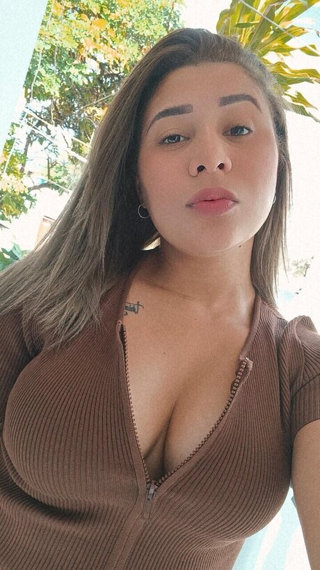 Kare_ model nude picture