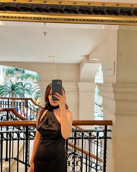 Fifi K_ model high quality pics