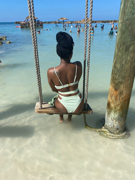 Baddie Business pretty actress pic