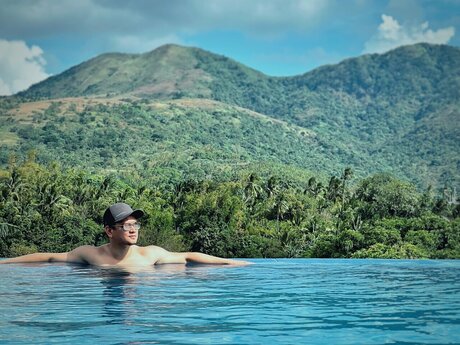 Droits model exclusive picture