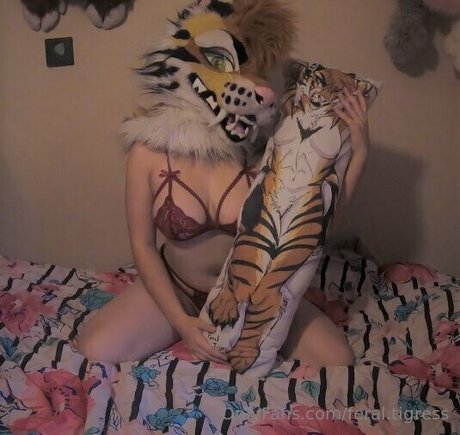 feral tigress free pornstar photo