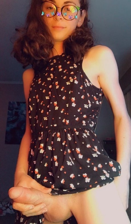 JellyGrave star exclusive pictures