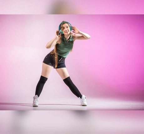 Raineemery pornstar exclusive image