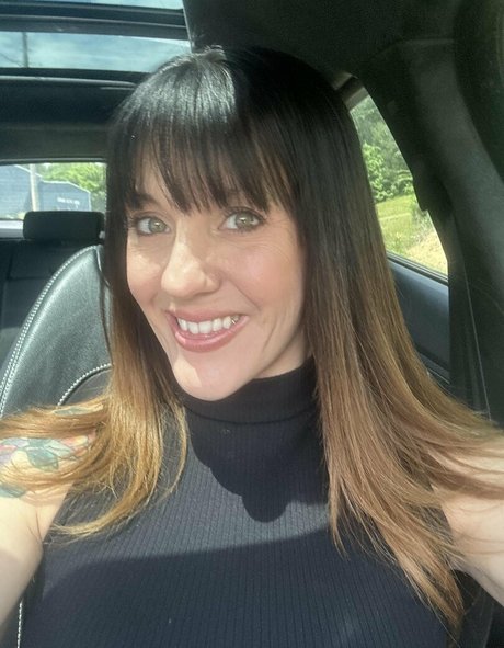 onegoodbumblebee beautiful pornstar picture