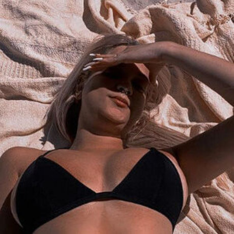 Lu Bertolini free pornstar galleries