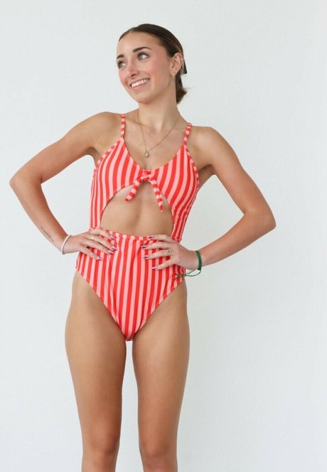 Brooklyn And Bailey free actress img